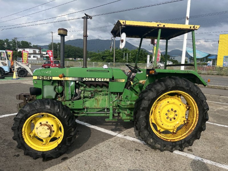 JOHN DEERE TRACTOR - Stock ID AHM00016