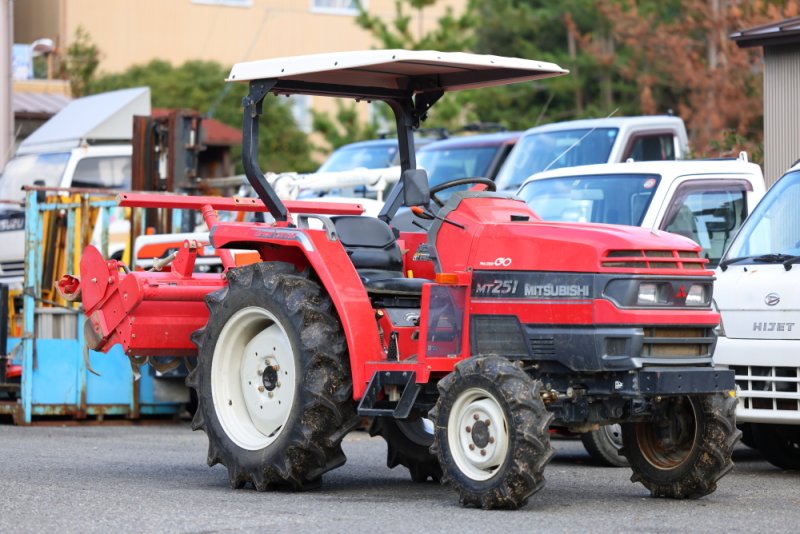 JOHN DEERE TRACTOR - Stock ID AHM00089