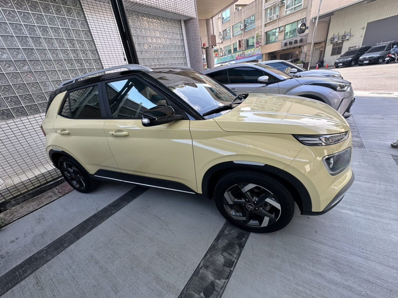 HYUNDAI VENUE 2022 - Stock ID ATW00243