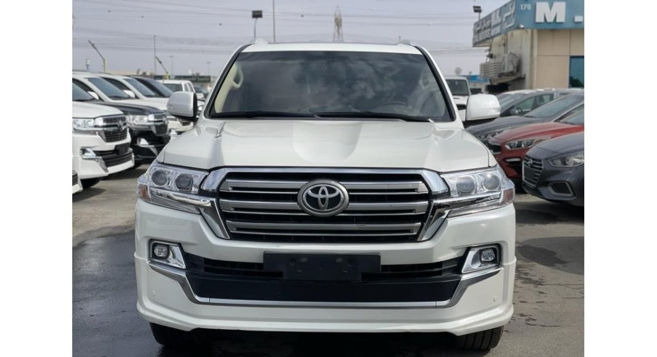 TOYOTA LAND CRUISER 2020 - Stock ID AUAE00015
